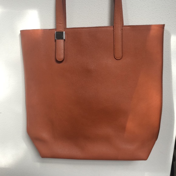 Everlane Handbags - Everlane Petra magazine leather tote purse cognac
